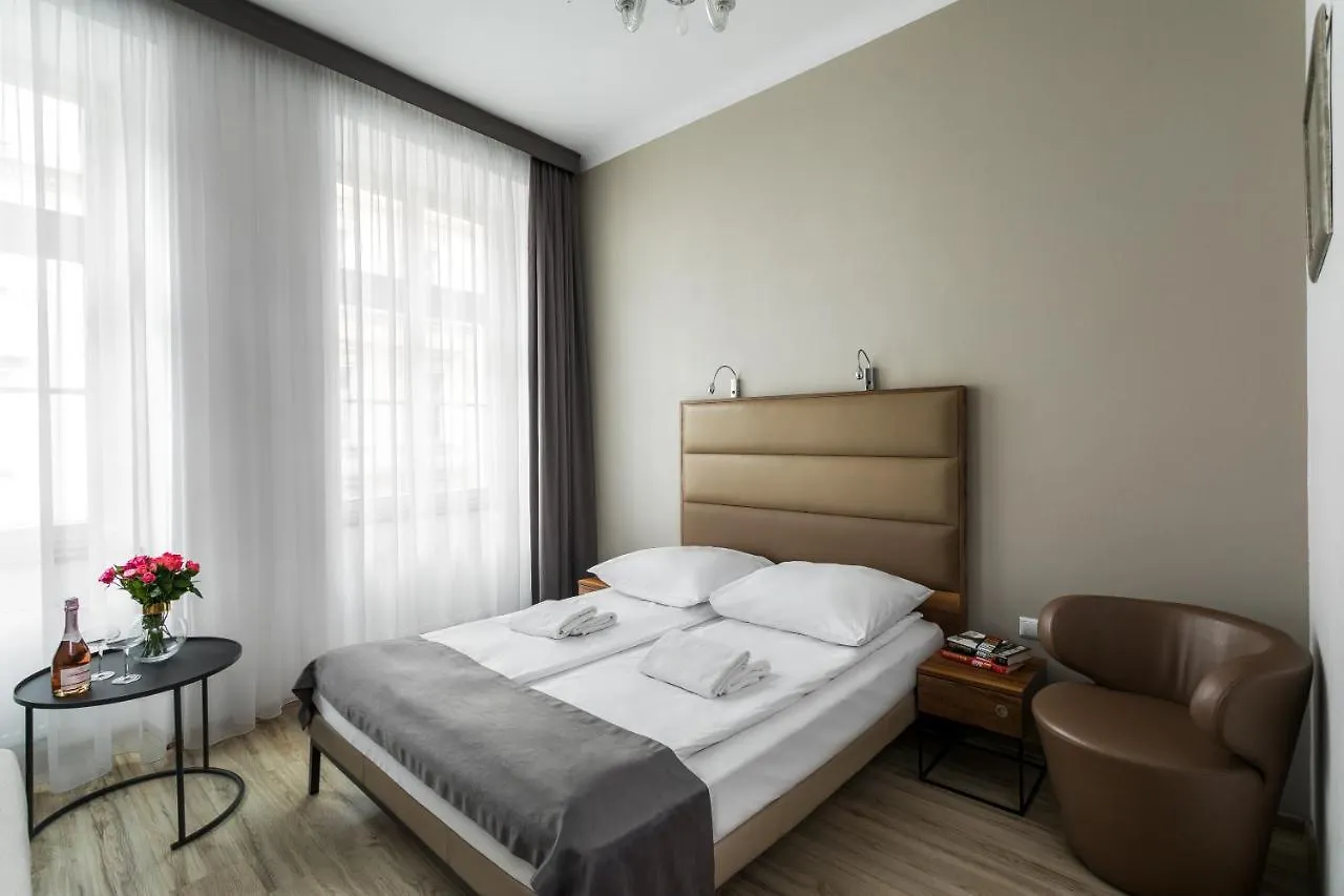 G12 Aparthotel contacts