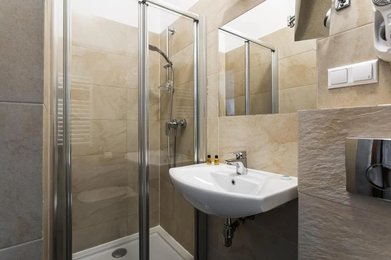 G12 Aparthotel Krakow 0*,